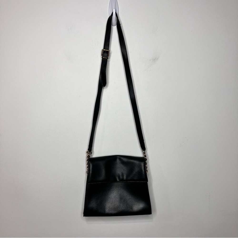 Vintage Furla black crossbody purse snap closure